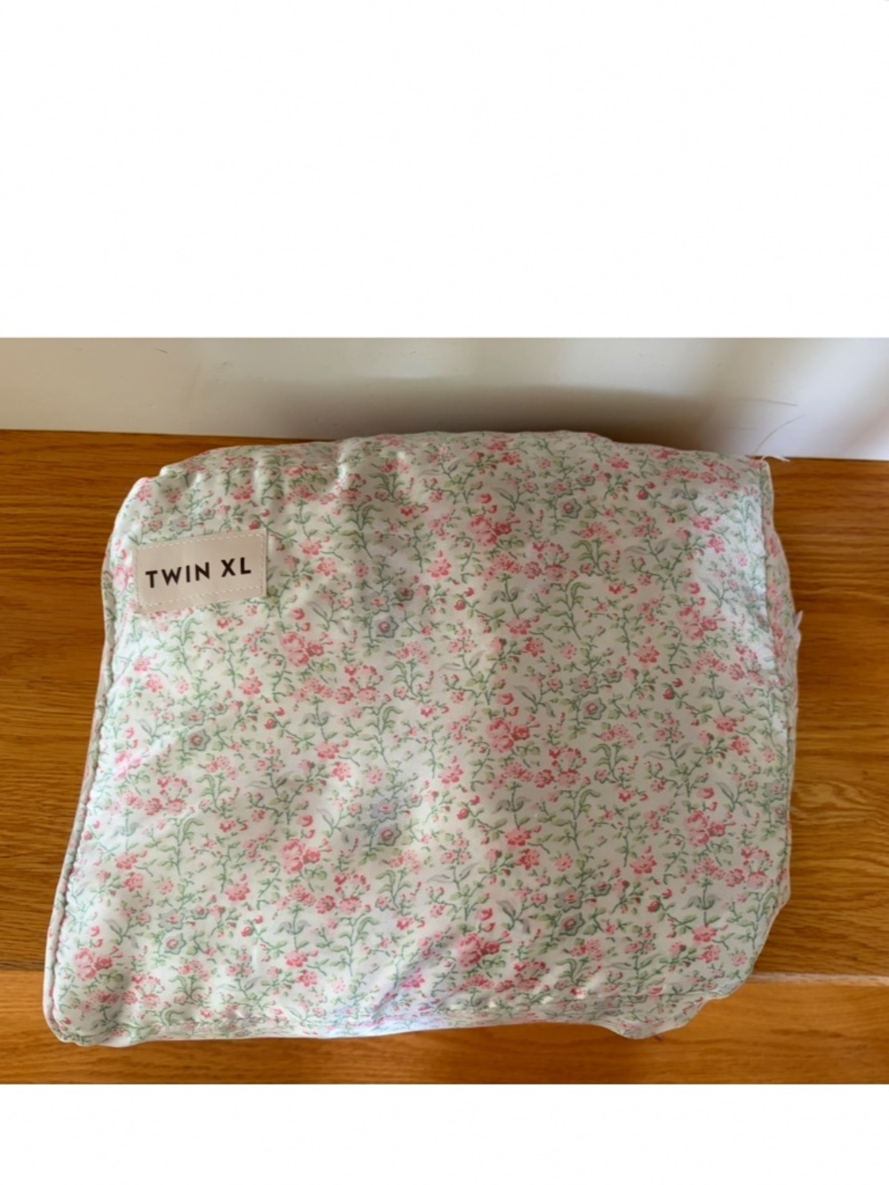 Shabby Chic Twin XL satin type sheets never used- College Dorm sheets sheet set